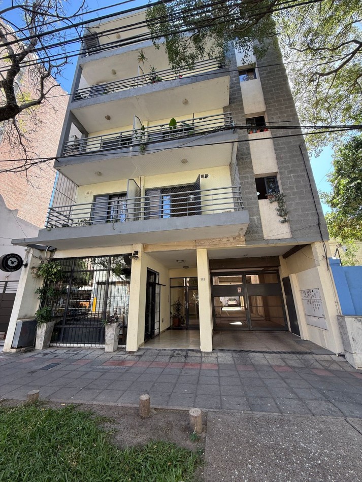 Se vende departamento zona Shoping Paseo del Parana