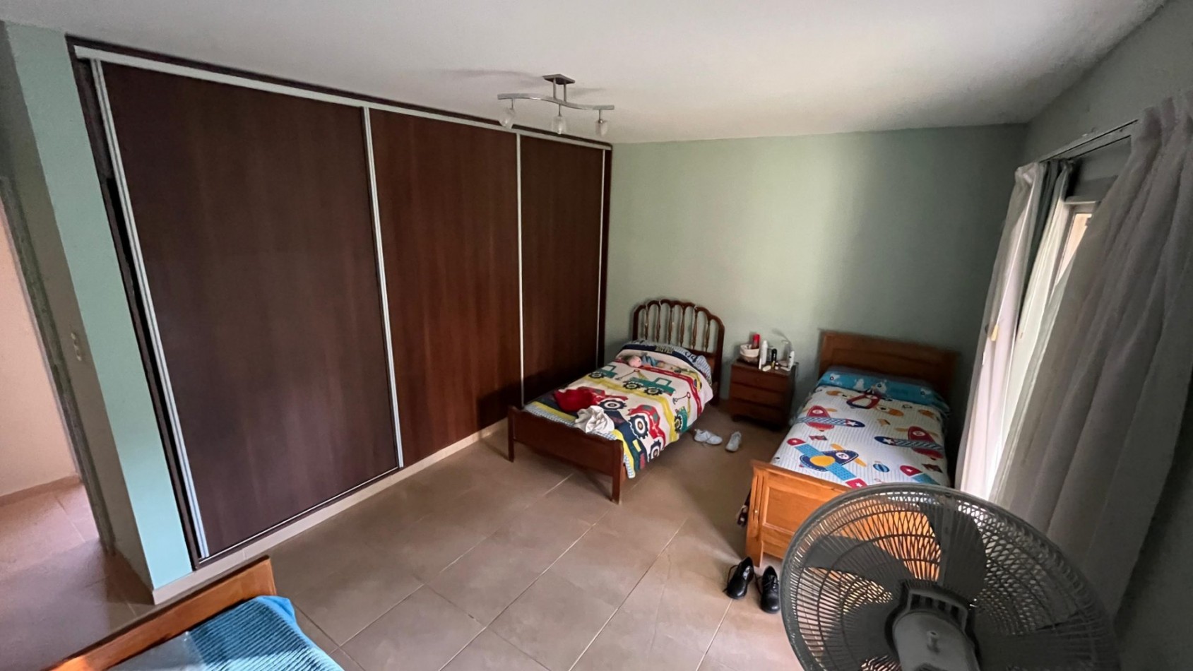 Vendo casa 2 dorm, 2 baños, piscina, quincho, cochera doble, patio verde en Oro Verde!