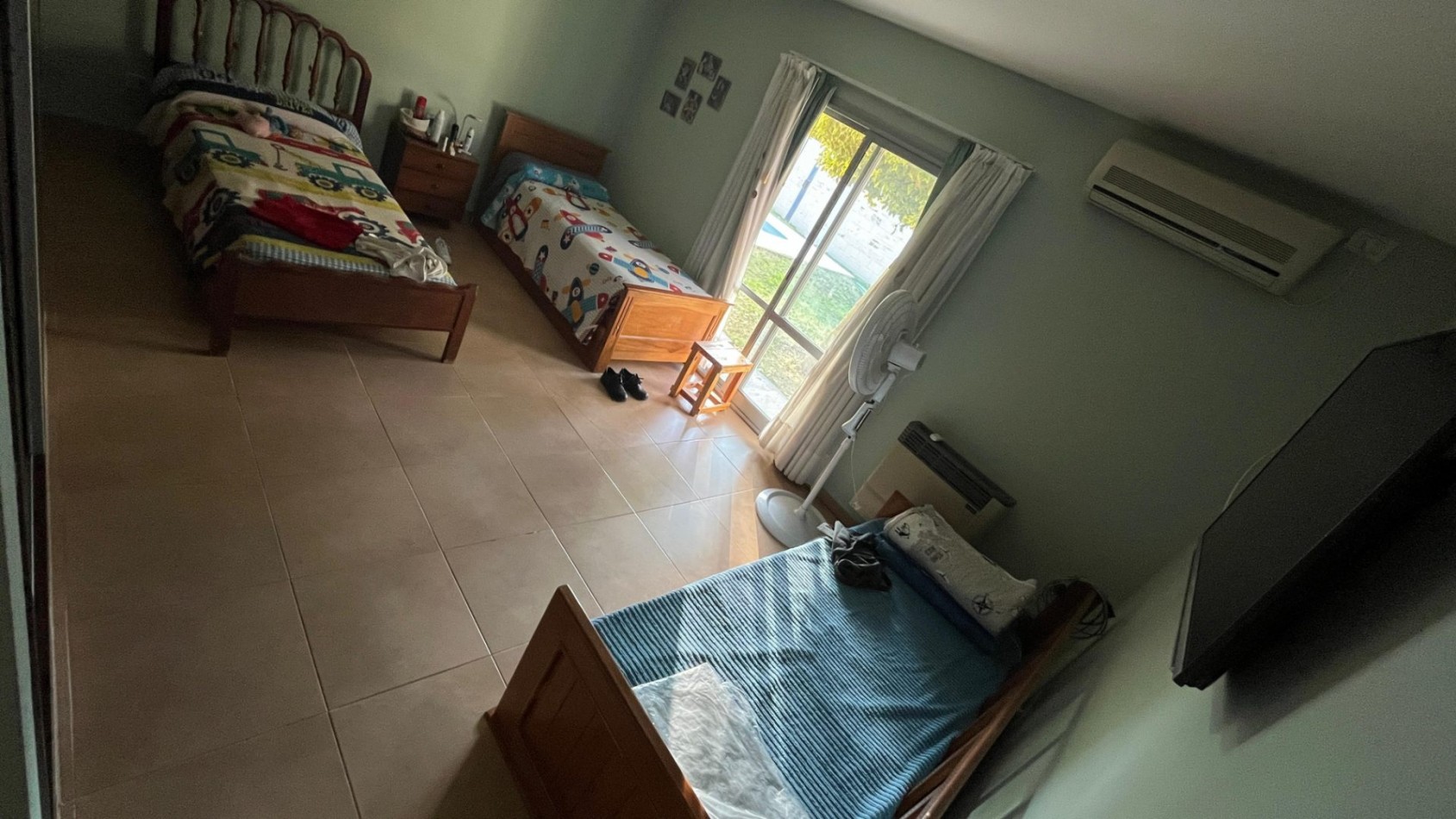 Vendo casa 2 dorm, 2 baños, piscina, quincho, cochera doble, patio verde en Oro Verde!