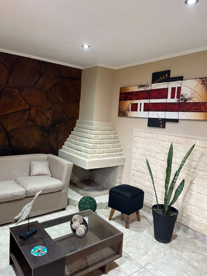 Vendo Casa 3 dorm, doble cochera , Pileta y Quincho Zona Gazzano!