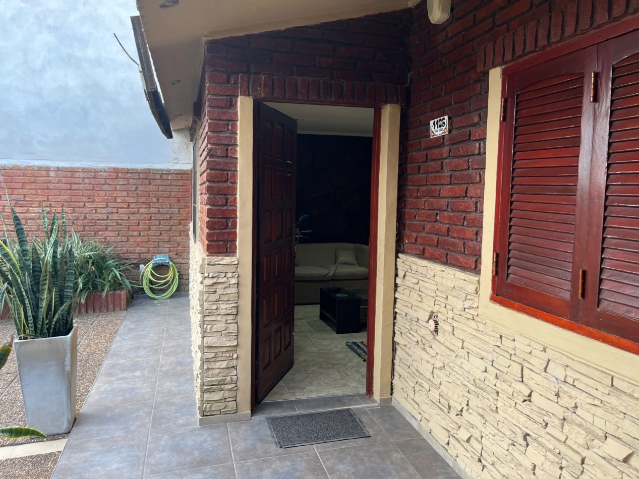 Vendo Casa 3 dorm, doble cochera , Pileta y Quincho Zona Gazzano!