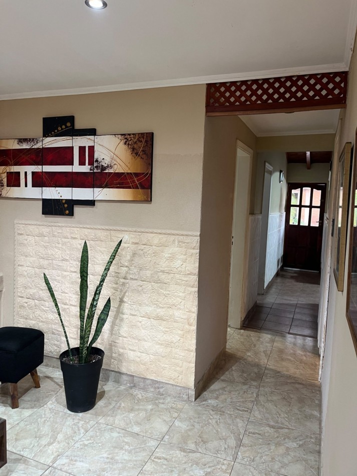 Vendo Casa 3 dorm, doble cochera , Pileta y Quincho Zona Gazzano!