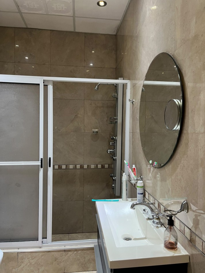 Vendo Casa 3 dorm, doble cochera , Pileta y Quincho Zona Gazzano!