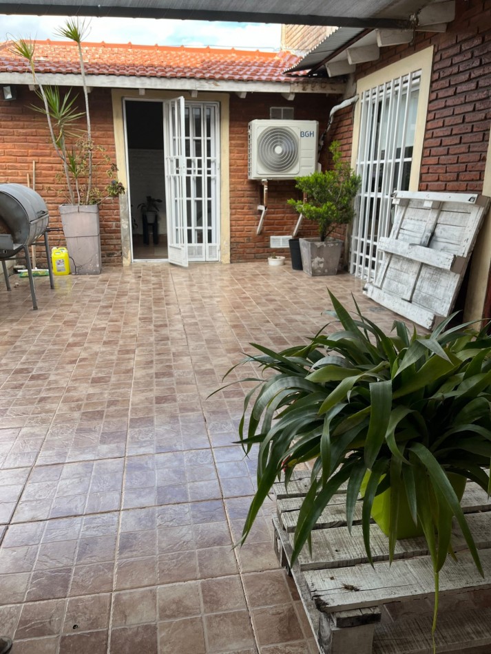 Vendo Casa 3 dorm, doble cochera , Pileta y Quincho Zona Gazzano!