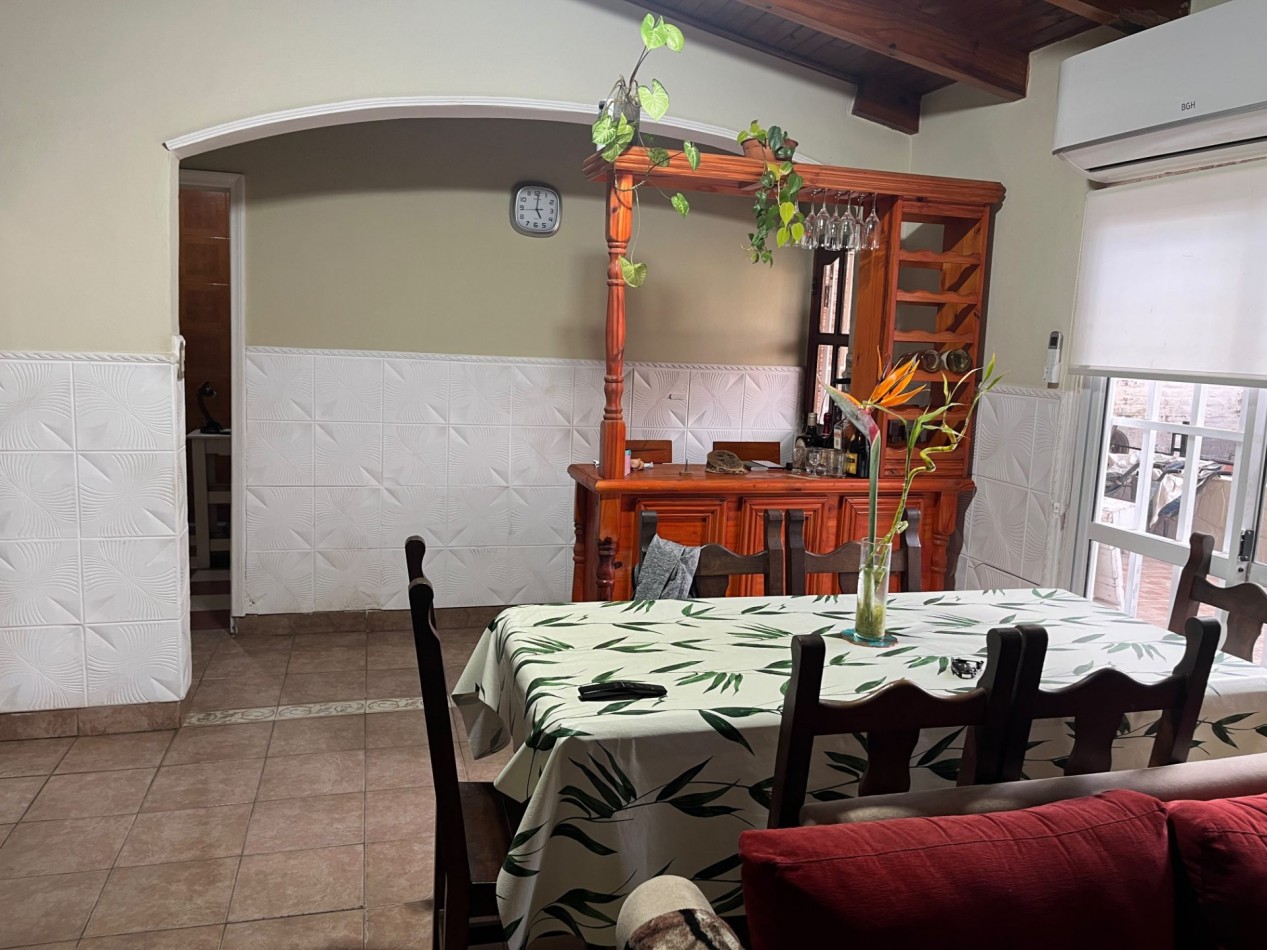 Vendo Casa 3 dorm, doble cochera , Pileta y Quincho Zona Gazzano!