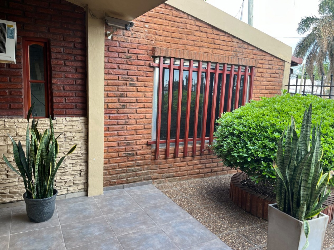 Vendo Casa 3 dorm, doble cochera , Pileta y Quincho Zona Gazzano!