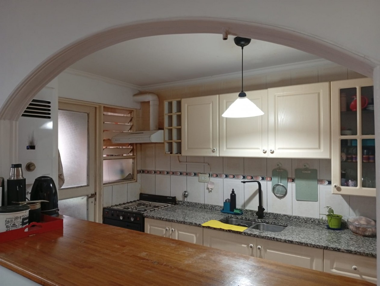 VENDO DPTO PLANTA BAJA 3 DORM/COCHERA ZONA CENTRO