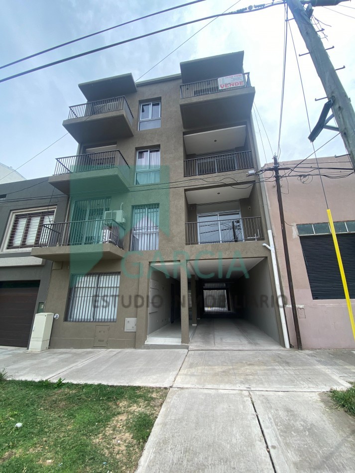 EN VENTA MONOAMBIENTE ZONA CENTRO !