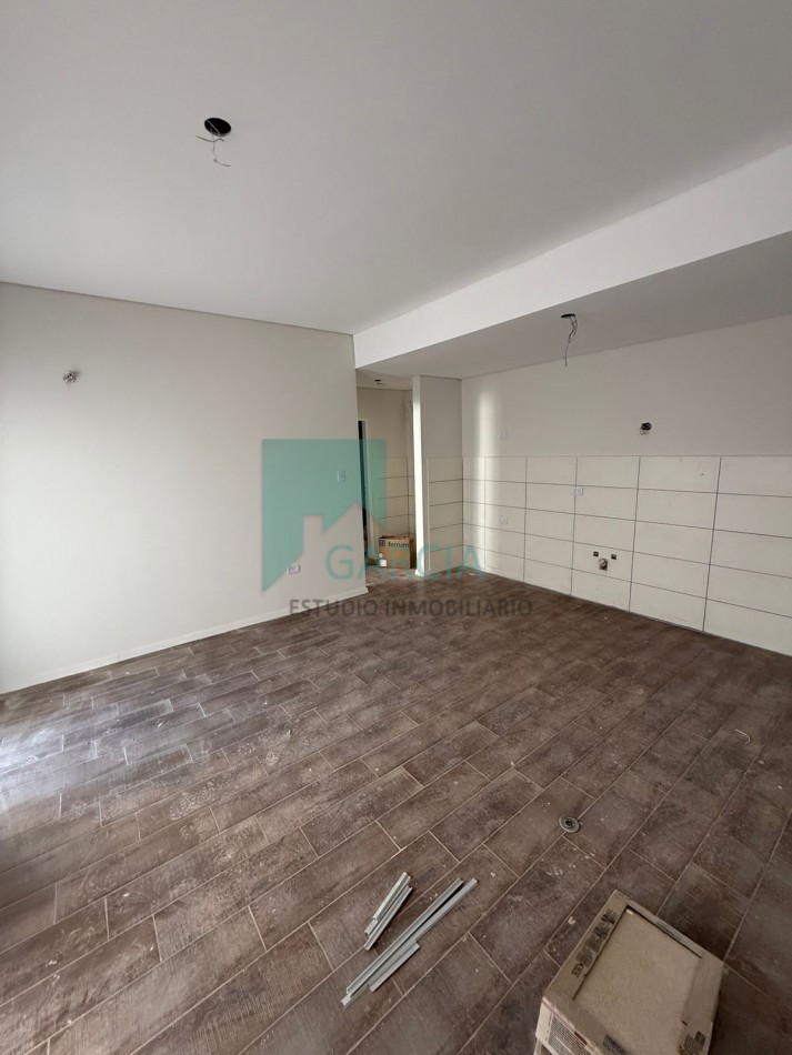 Vendo monoambientes, dpto 1 y 3 dormitorios, cochera ,lokers y un local zona Centro!