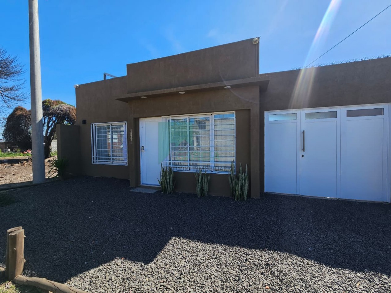 Vendo casa moderna zona Artigas y O Higgins