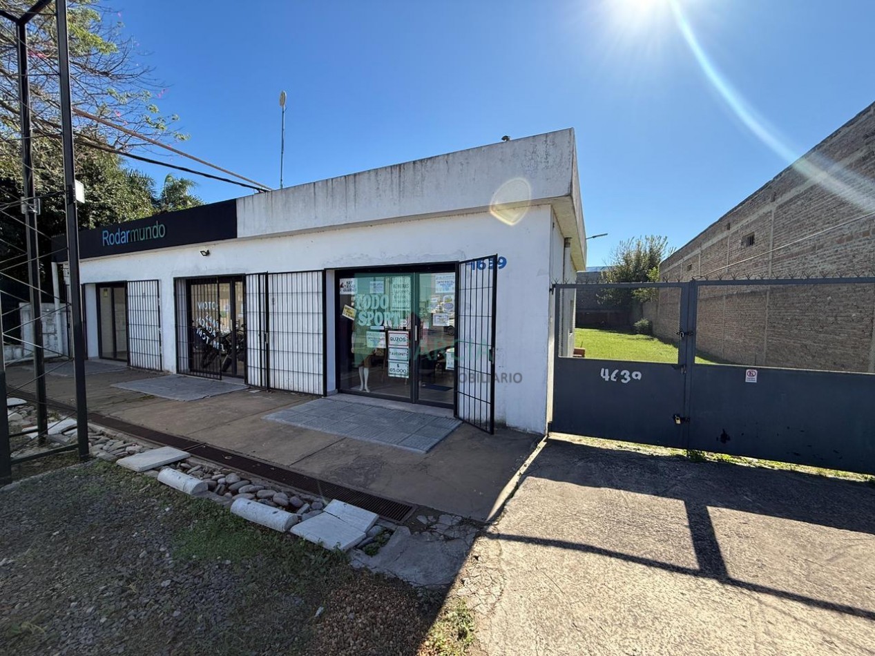 Oportunidad amplio salon comercial en un predio de 1200m2 en Av. Almafuerte y Gdor. Maya!!!
