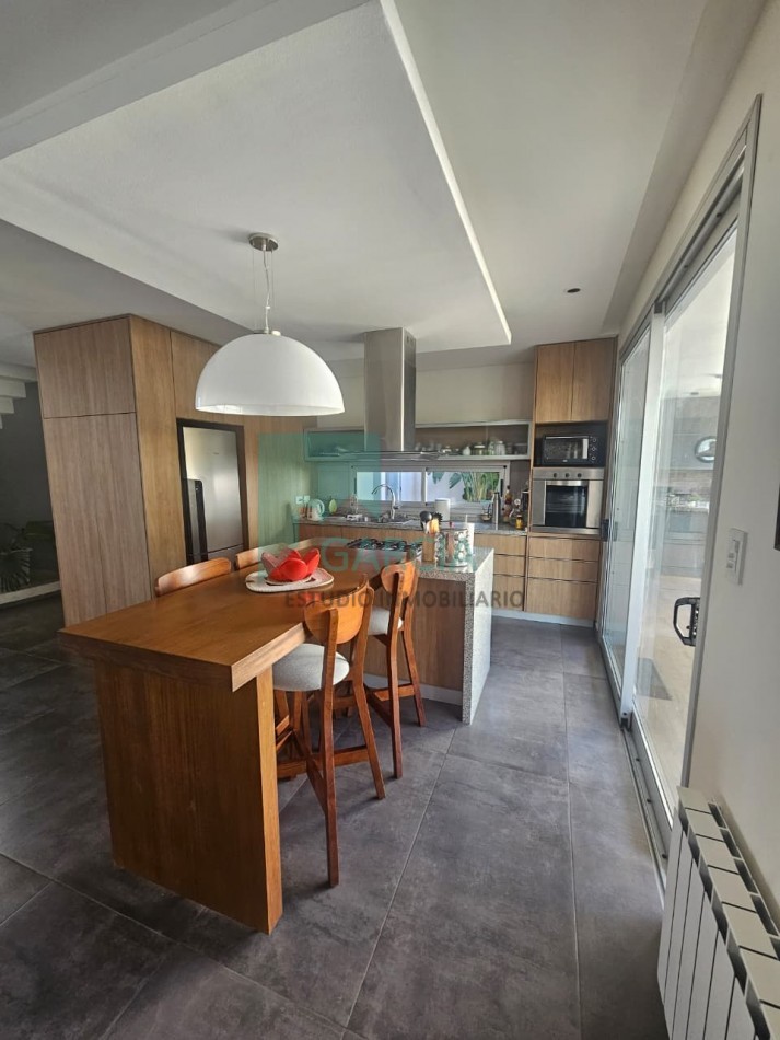 SE VENDE CASA ZONA ACCESO NORTE
