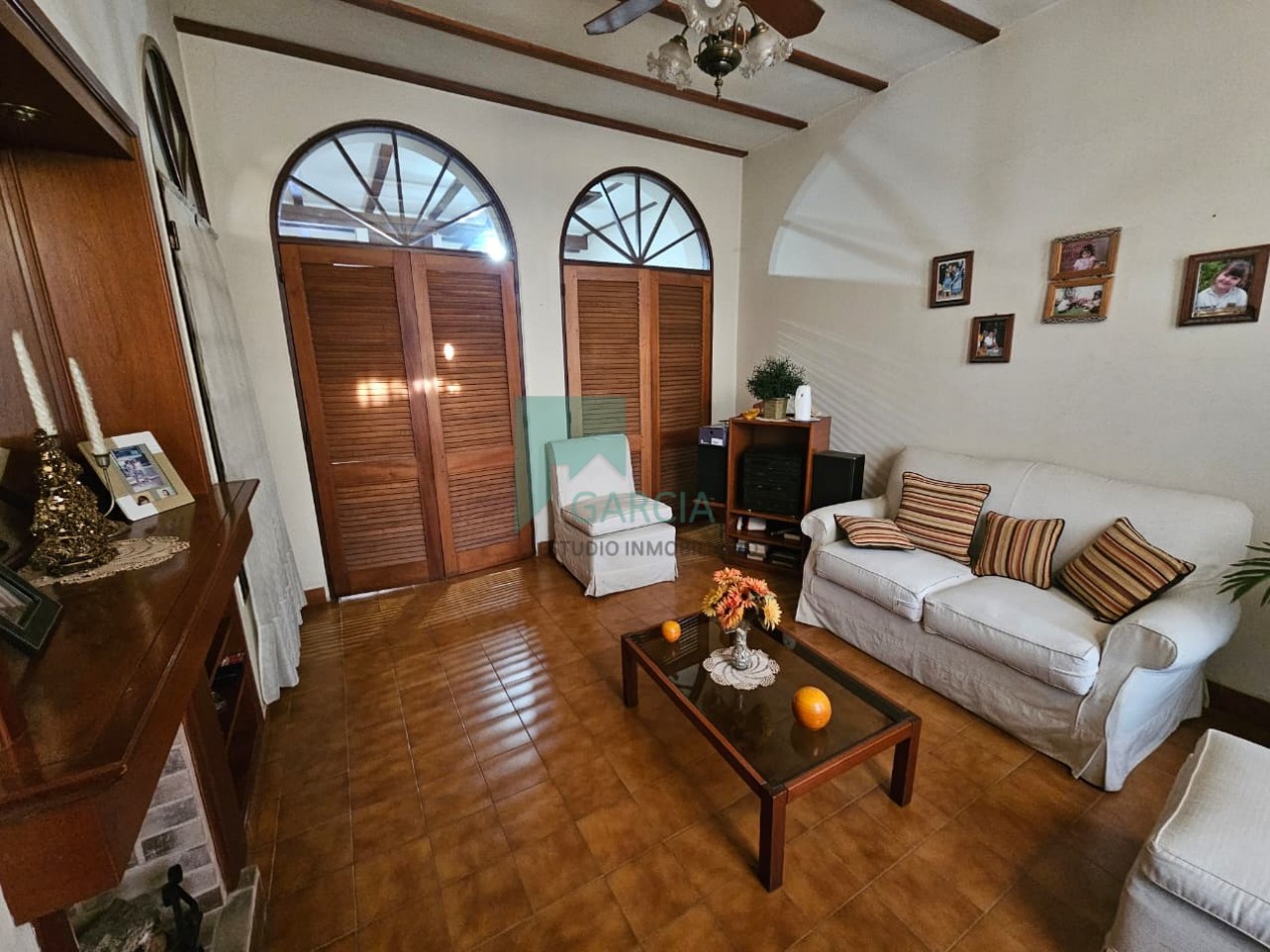 Se vende casa zona centro en una sola planta de tres dormitorios