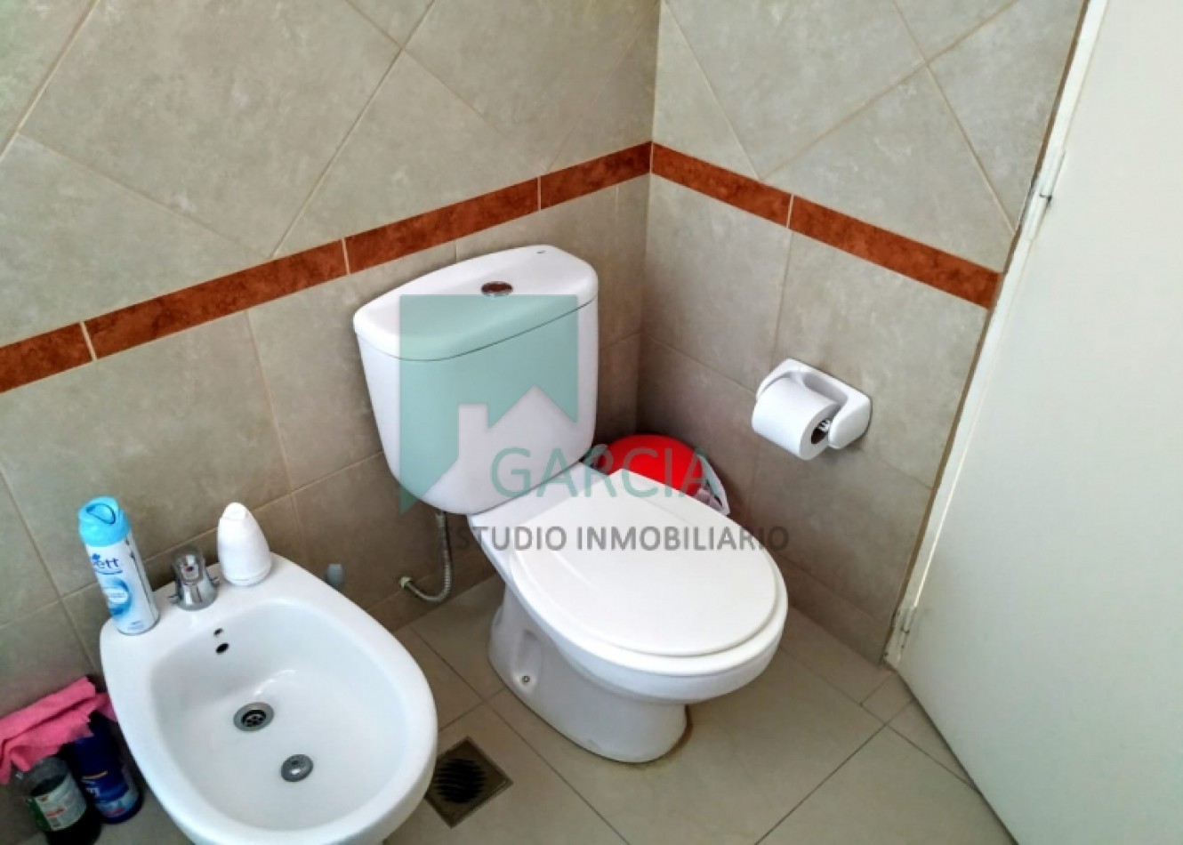 SE ALQUILA DEPARTAMENTO 3 DORMITORIOS FRENTE A LA  PLAZA SAENZ PEÑA