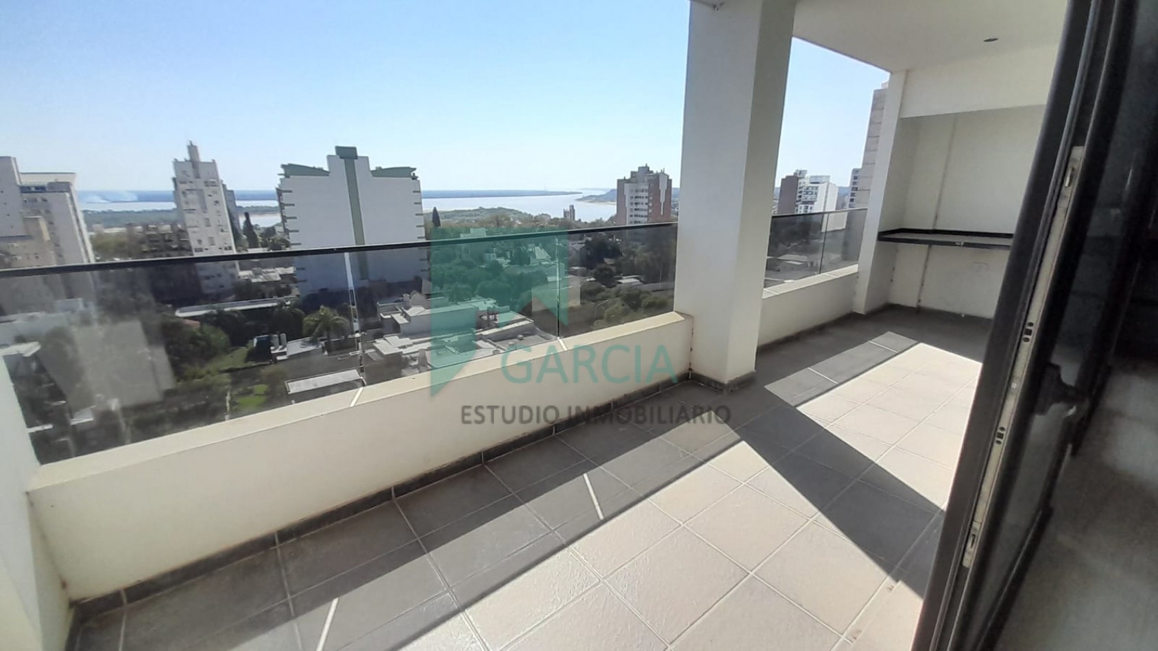 En venta piso tres dormitorios zona parque !