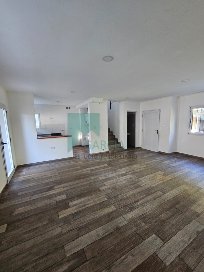 SE ALQUILA CASA DE 3 DORMITORIOS ZONA LA TOMA