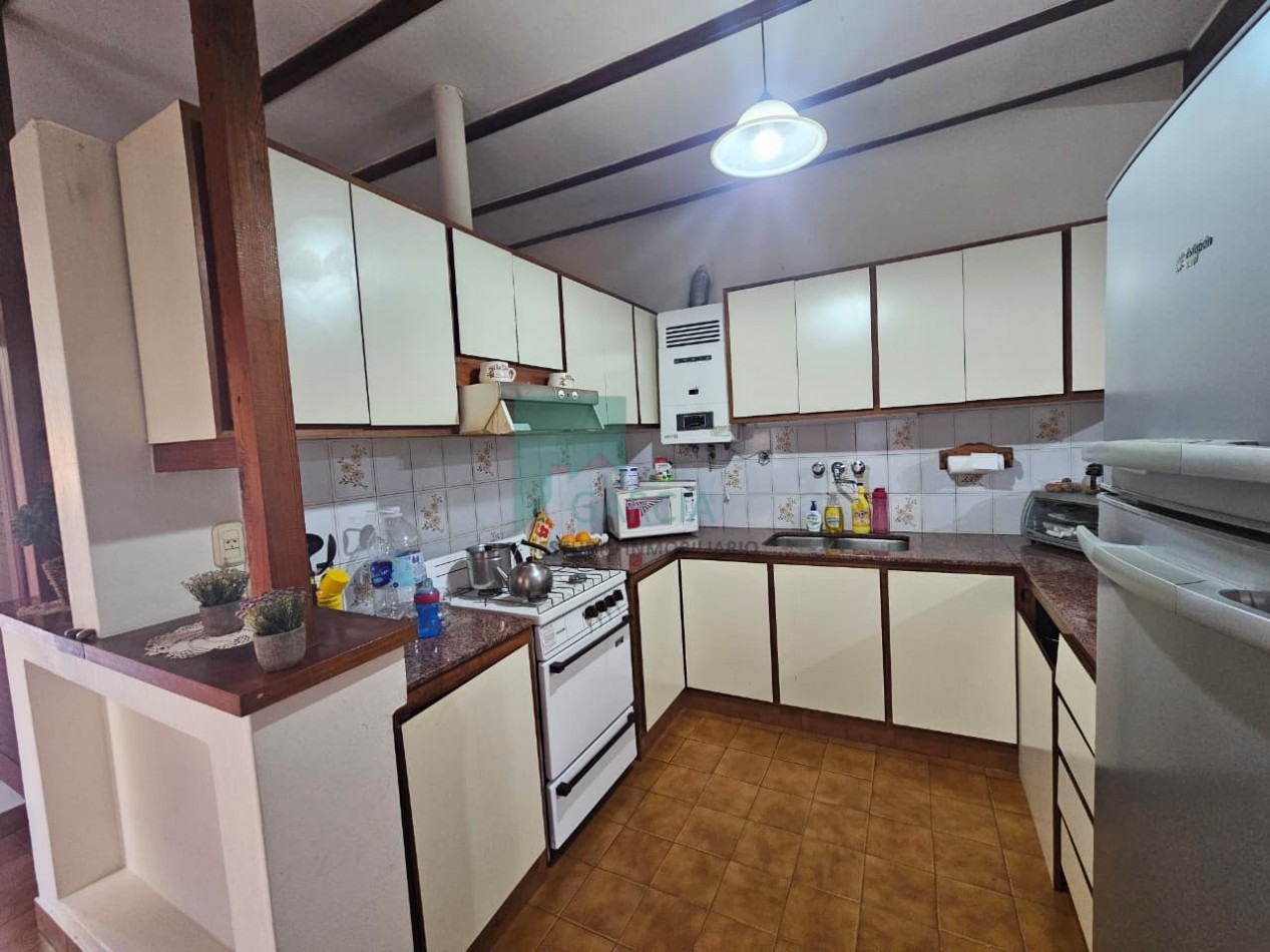 Se vende casa zona centro en una sola planta de tres dormitorios