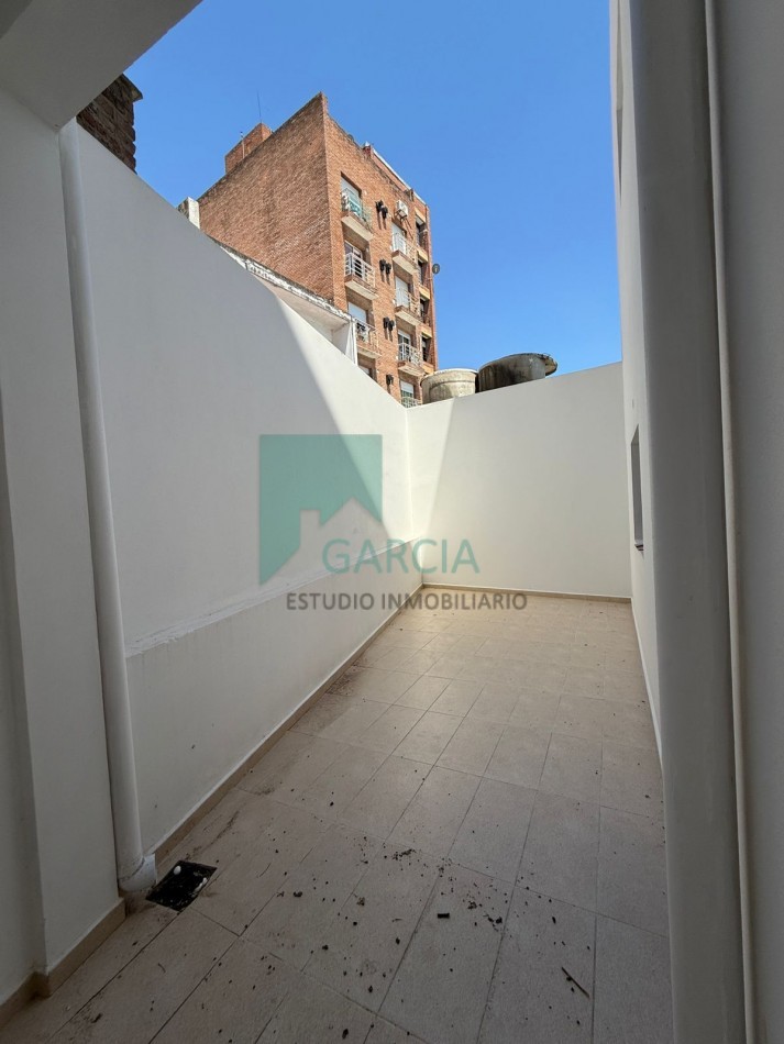 Vendo monoambientes, dpto 1 y 3 dormitorios, cochera ,lokers y un local zona Centro!