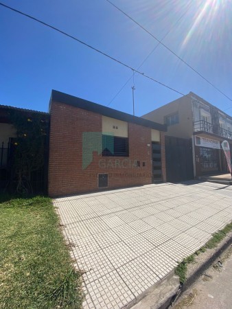 SE VENDE CASA CON GALPON ZONA PARQUE GAZZANO