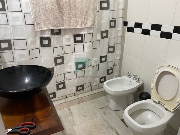 SE VENDE CASA CON GALPON ZONA PARQUE GAZZANO