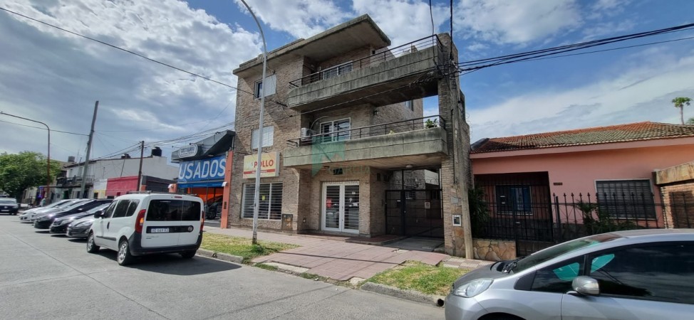 Vendo Monoambiente con cochera a metros del Centro