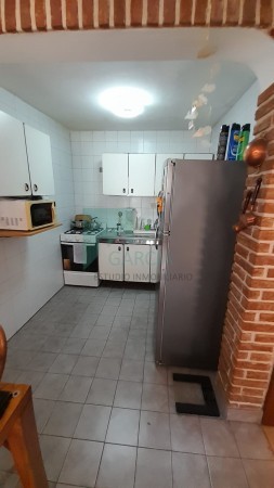 EN VENTA CASA ZONA CENTRO DOS DORMITORIOS PATIO SECO PLANTA BAJA !