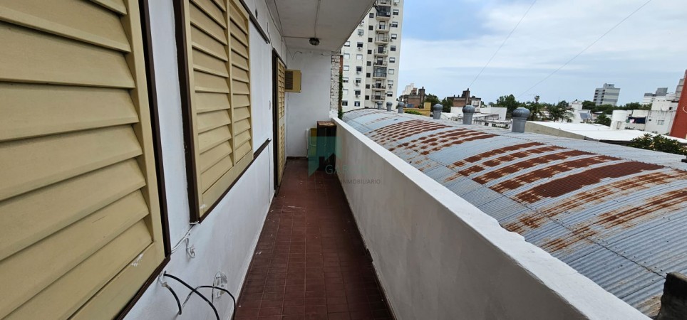 SE VENDE DEPARTAMENTO 3 DORMTORIOS Y COCHERA ZONA CENTRO