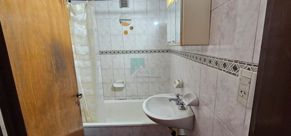 SE VENDE DEPARTAMENTO 3 DORMTORIOS Y COCHERA ZONA CENTRO