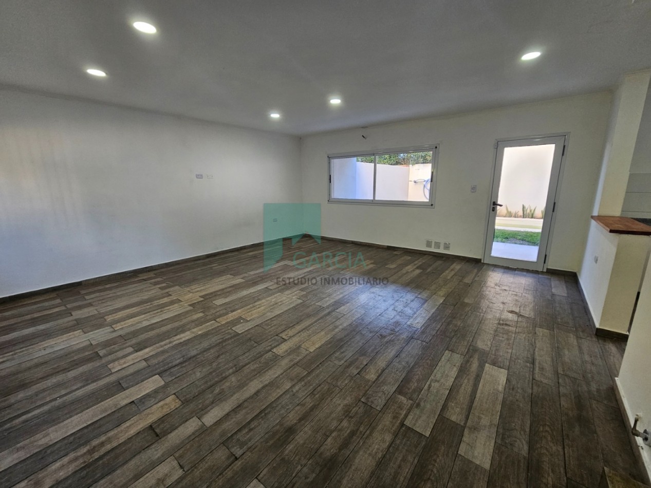 SE ALQUILA CASA DE 3 DORMITORIOS ZONA LA TOMA