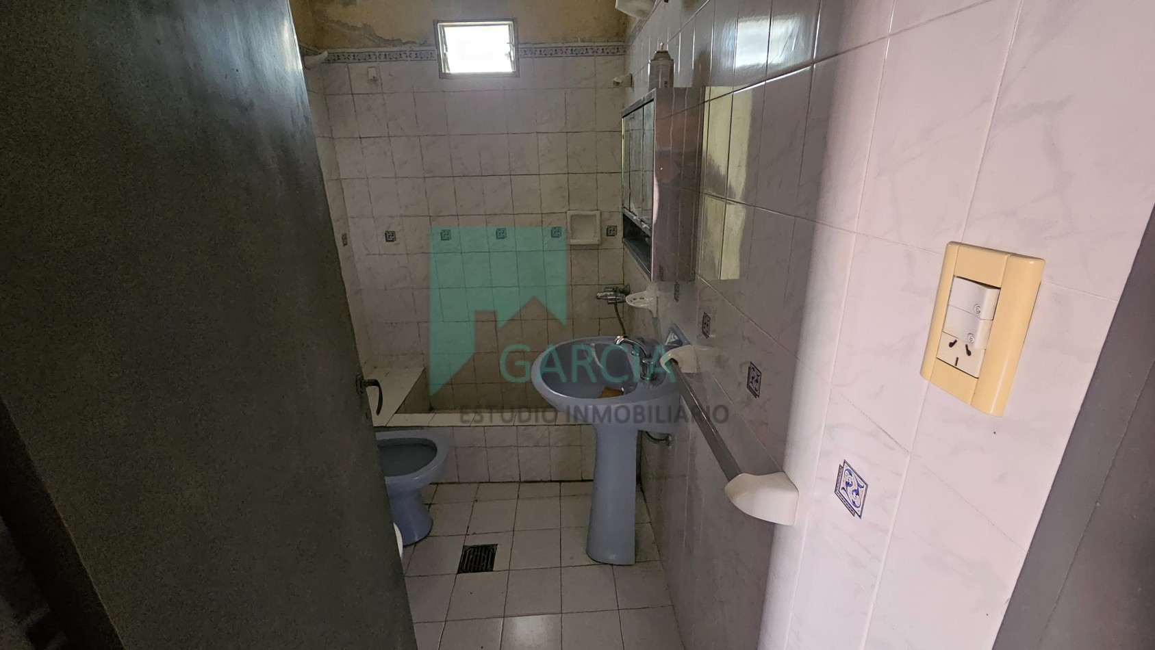 Vendo casa a reciclar zona Mexico y Patagonia