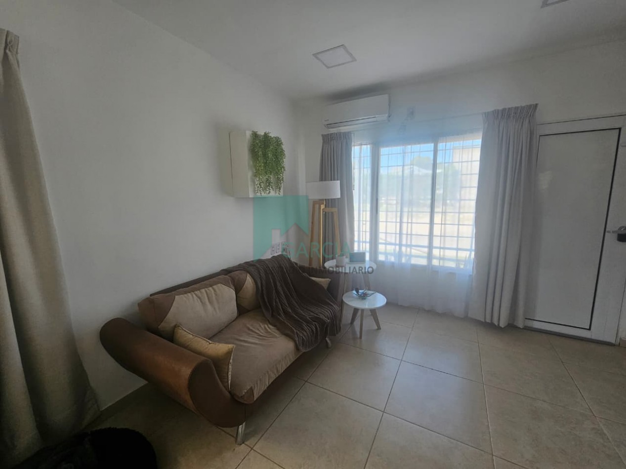 Vendo casa moderna zona Artigas y O Higgins