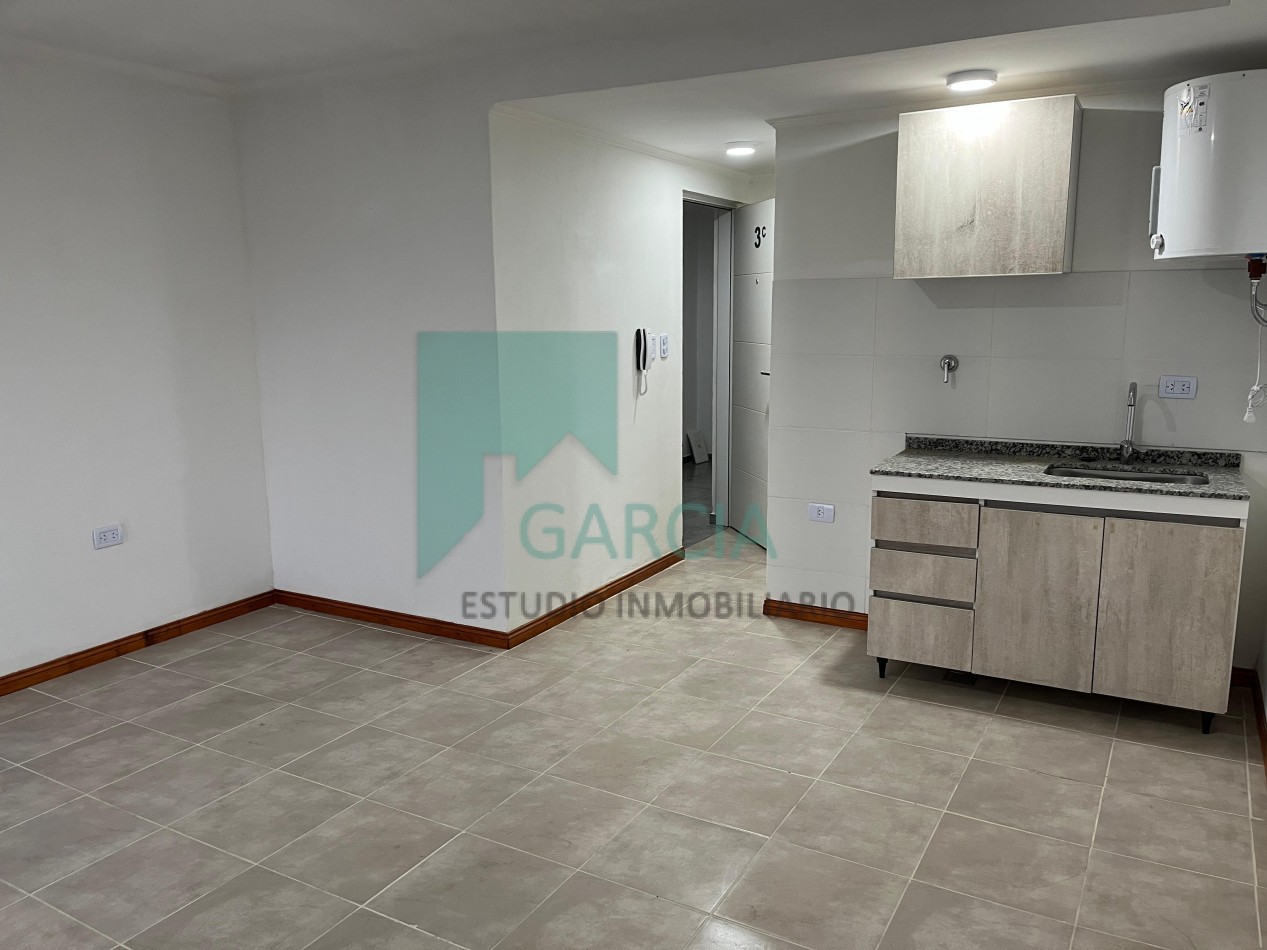Vendo monoambiente a estrenar con balcon y ascesor zona Laprida y Patagonia.