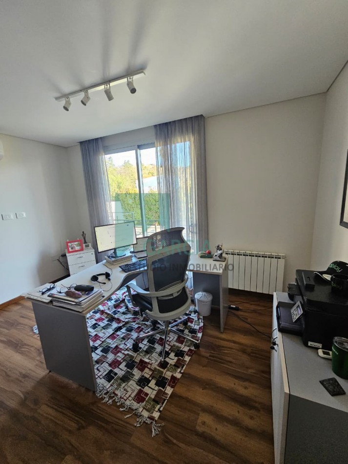 SE VENDE CASA ZONA ACCESO NORTE