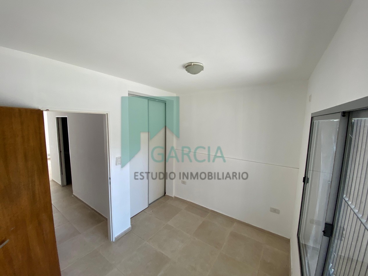 En venta departamento un dormitorio zona centro con patio !