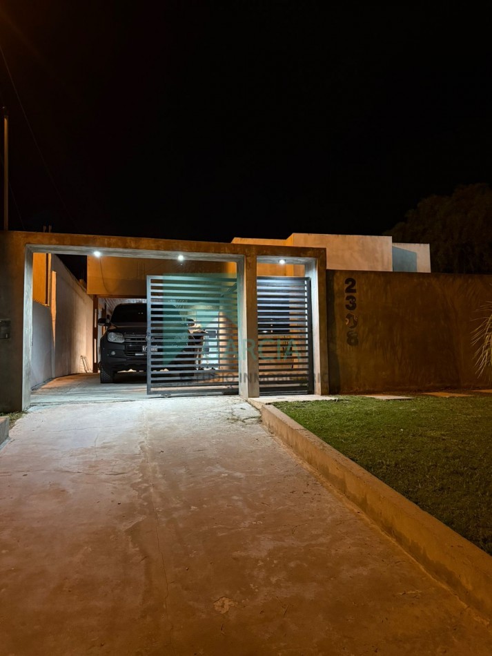 Alquilo casa de 3 dormitorios y piscina zona Crisologo Larralde y Av. Zanni