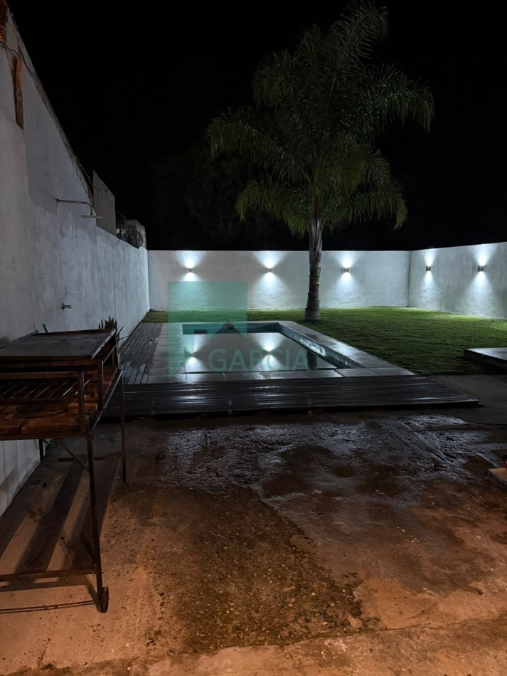 Alquilo casa de 3 dormitorios y piscina zona Crisologo Larralde y Av. Zanni
