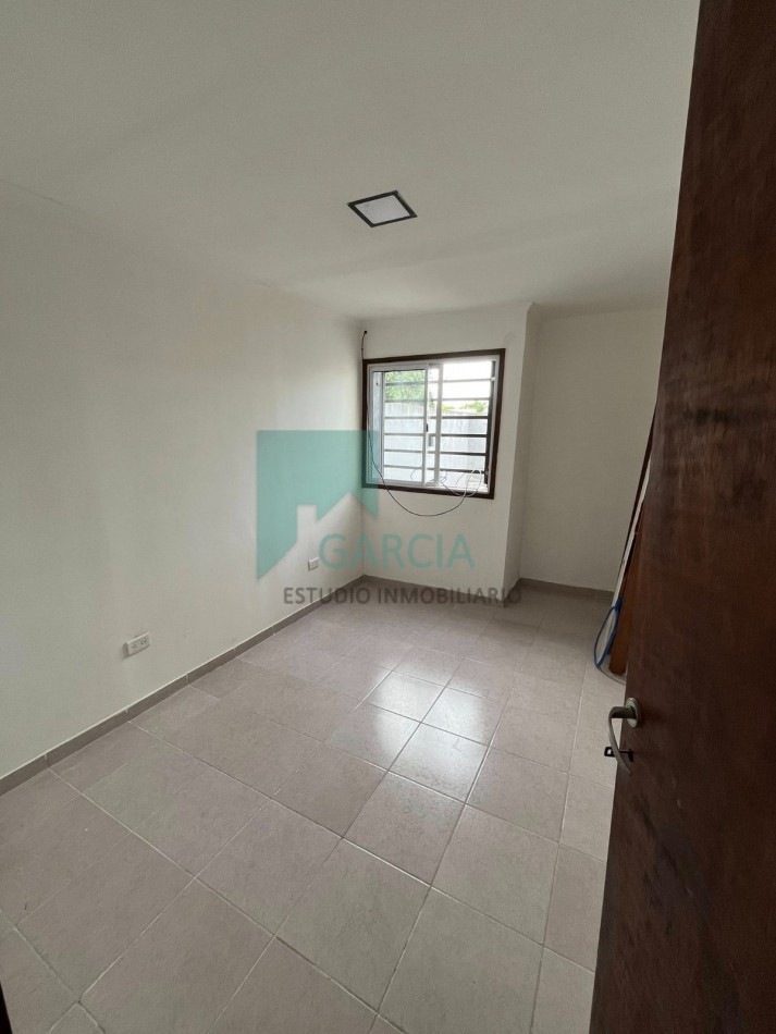 Alquilo casa de 3 dormitorios y piscina zona Crisologo Larralde y Av. Zanni