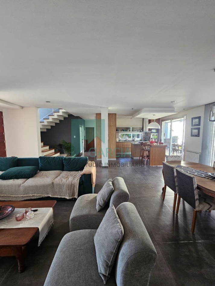 SE VENDE CASA ZONA ACCESO NORTE
