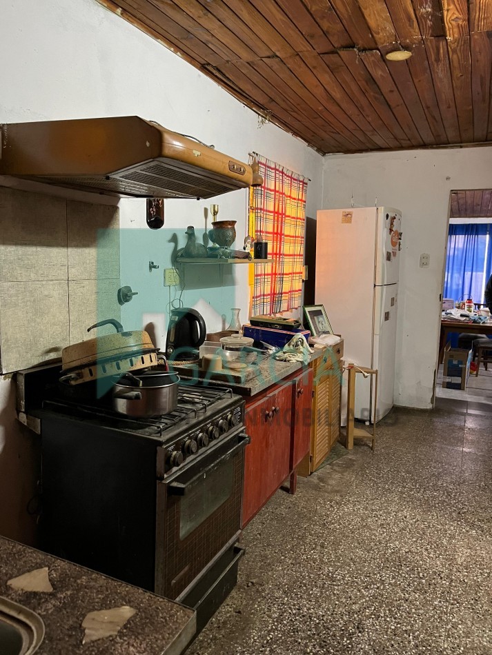 VENDO CASA EN CHACABUCO CASI PERON