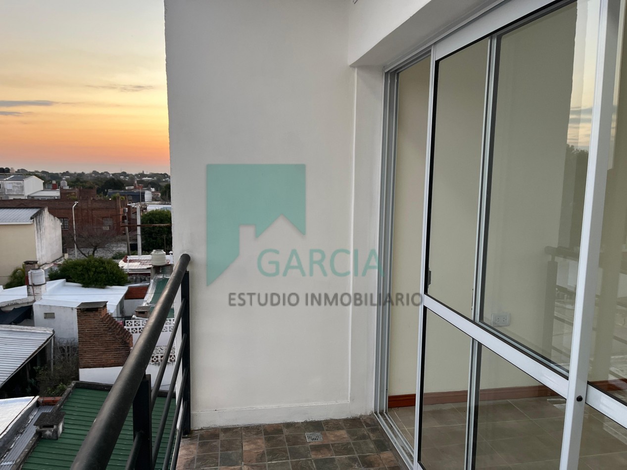 Vendo monoambiente a estrenar con balcon y ascesor zona Laprida y Patagonia.