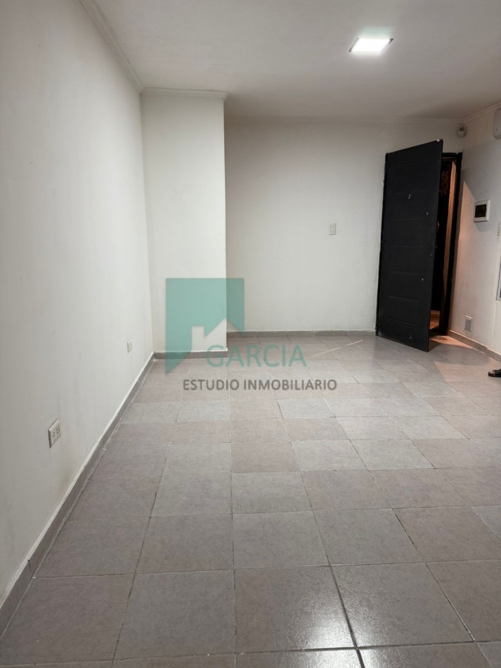 Alquilo casa de 3 dormitorios y piscina zona Crisologo Larralde y Av. Zanni