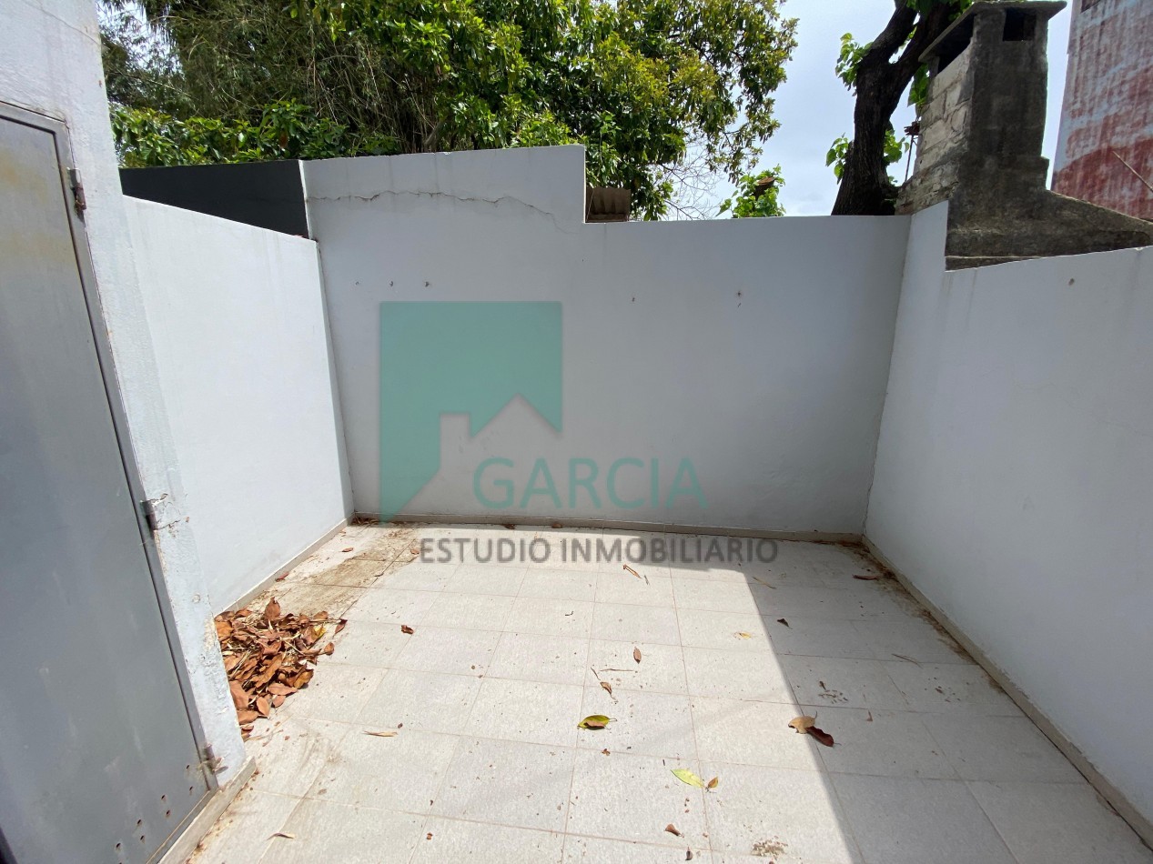 En venta departamento un dormitorio zona centro con patio !