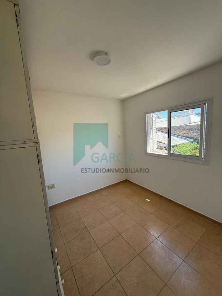 Alquilo Dpto 2 dorm 1er piso con Patio zona Centro!