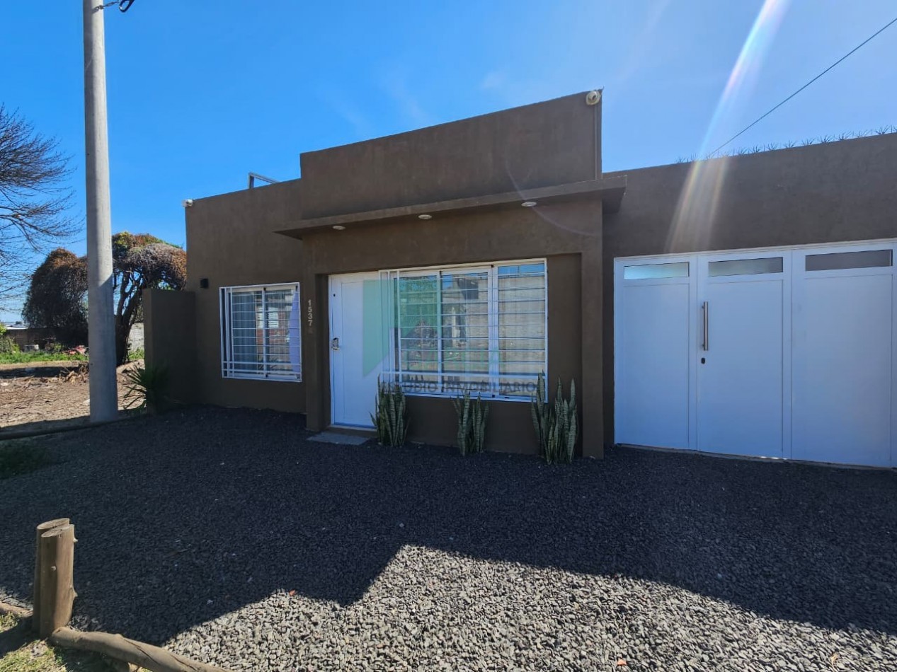 Vendo casa moderna zona Artigas y O Higgins