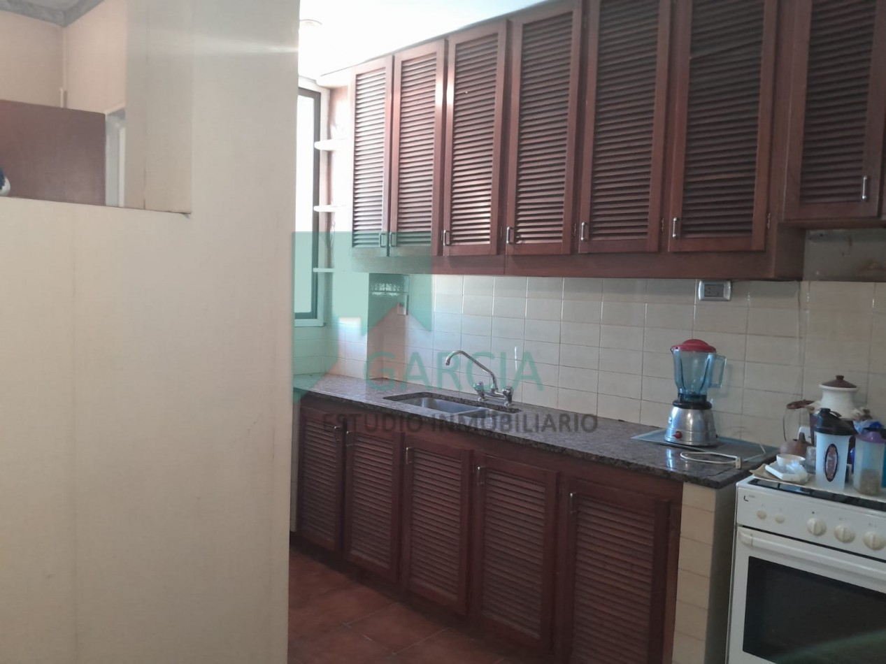 En venta piso tres dormitorios , dos cocheras , zona centrro !