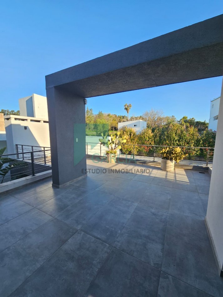 SE VENDE CASA ZONA ACCESO NORTE