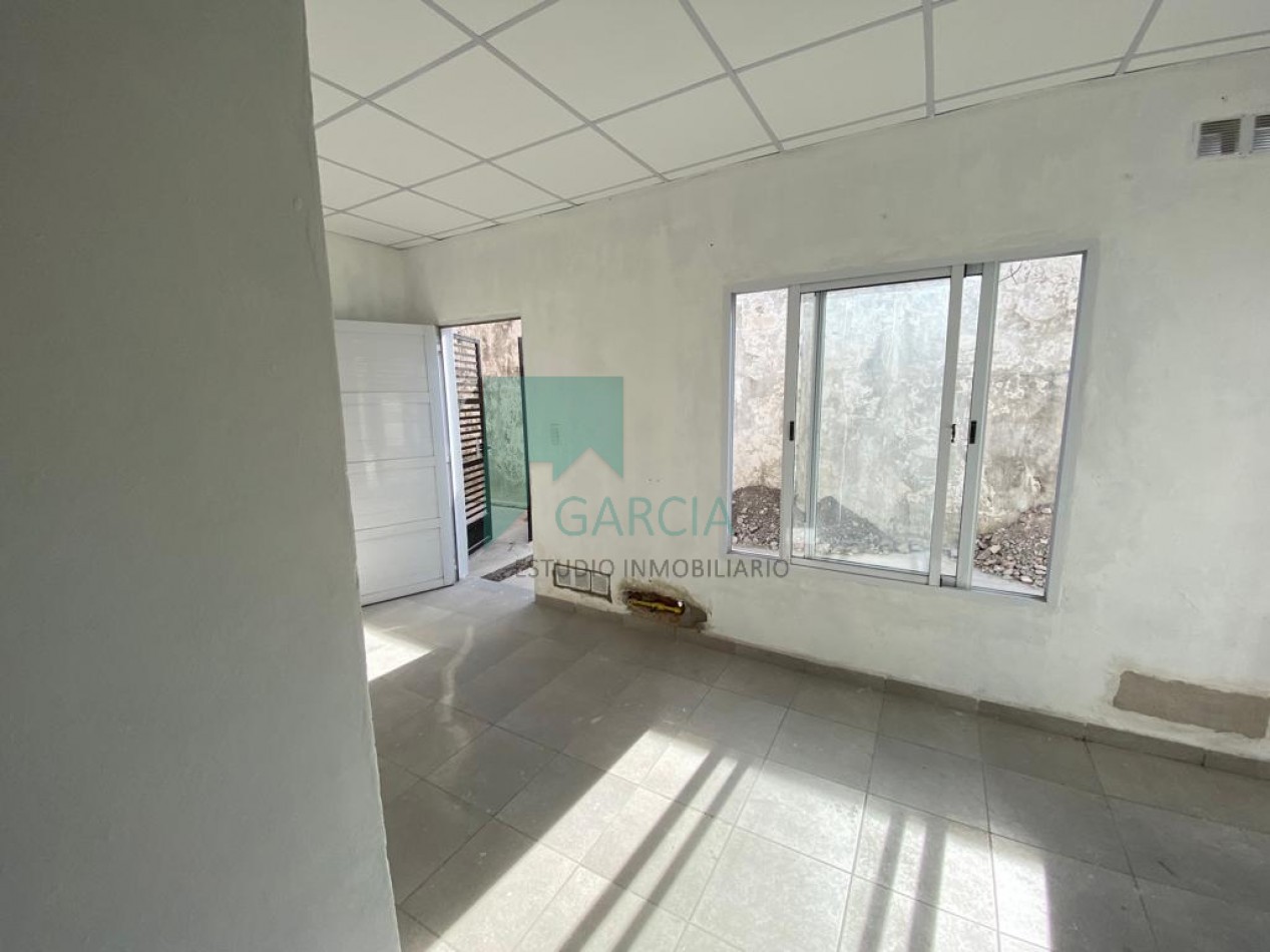 En venta casa en construccion, dos dormitorios, un baño,  zona Parque Gazzano !