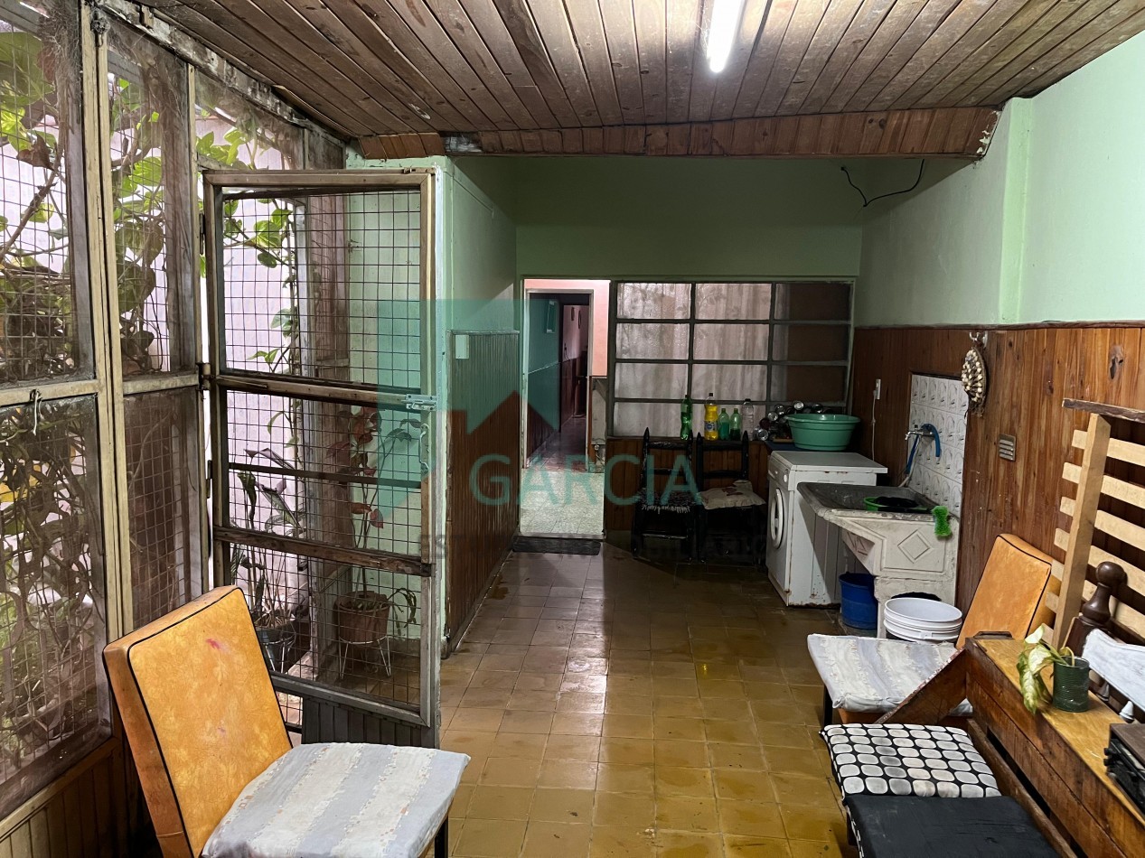 VENDO CASA EN CHACABUCO CASI PERON