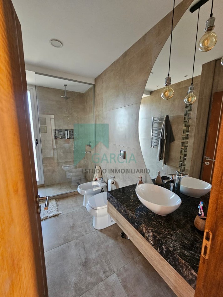 SE VENDE CASA ZONA ACCESO NORTE