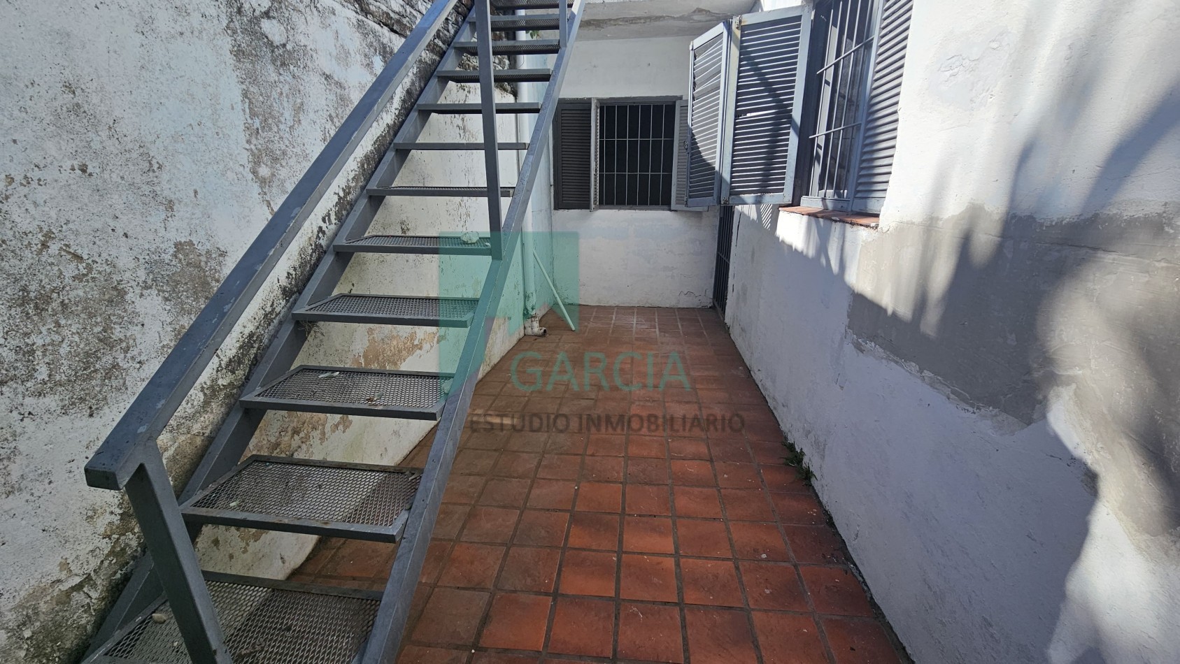 Vendo casa a reciclar zona Mexico y Patagonia
